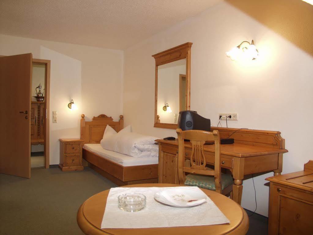 Hotel Roessle Furstenberg  Buitenkant foto